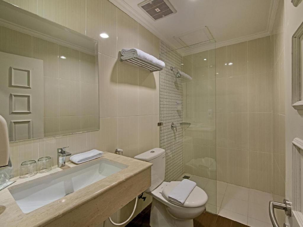Whiz Prime Hotel Darmo Harapan سورابايا المظهر الخارجي الصورة