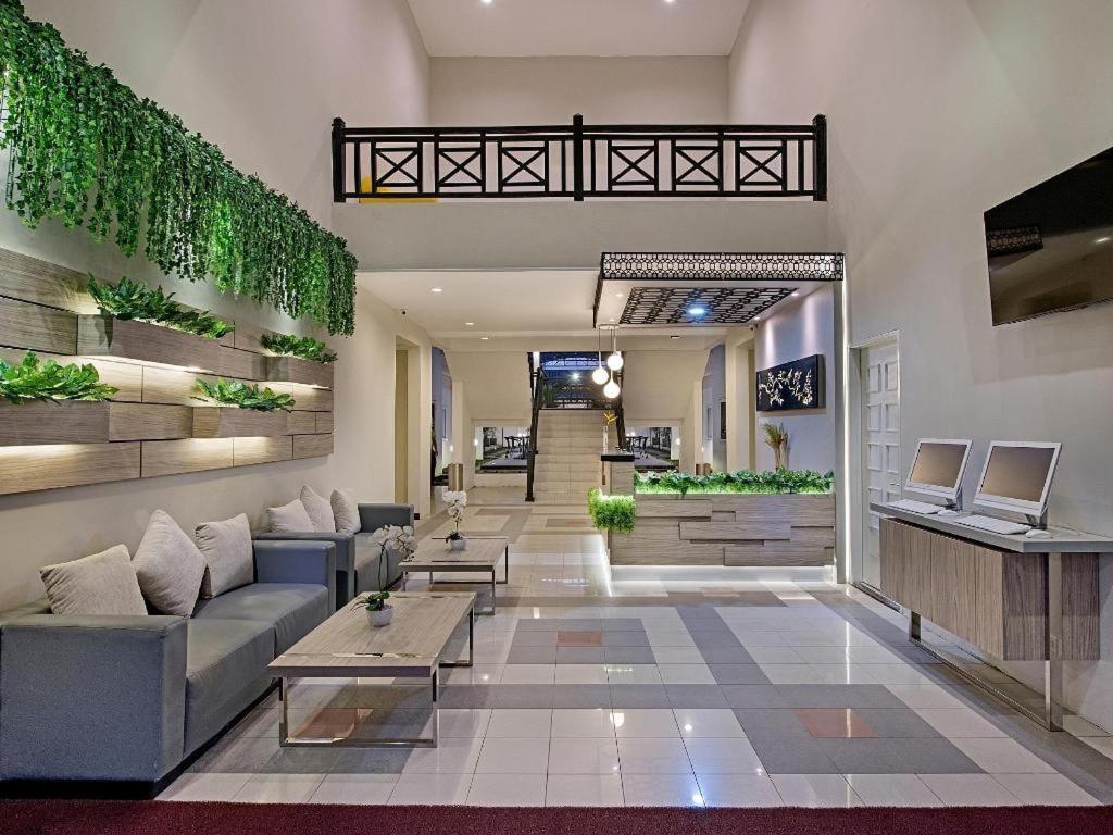 Whiz Prime Hotel Darmo Harapan سورابايا المظهر الخارجي الصورة