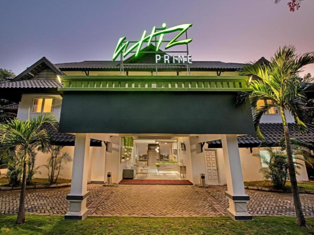 Whiz Prime Hotel Darmo Harapan سورابايا المظهر الخارجي الصورة
