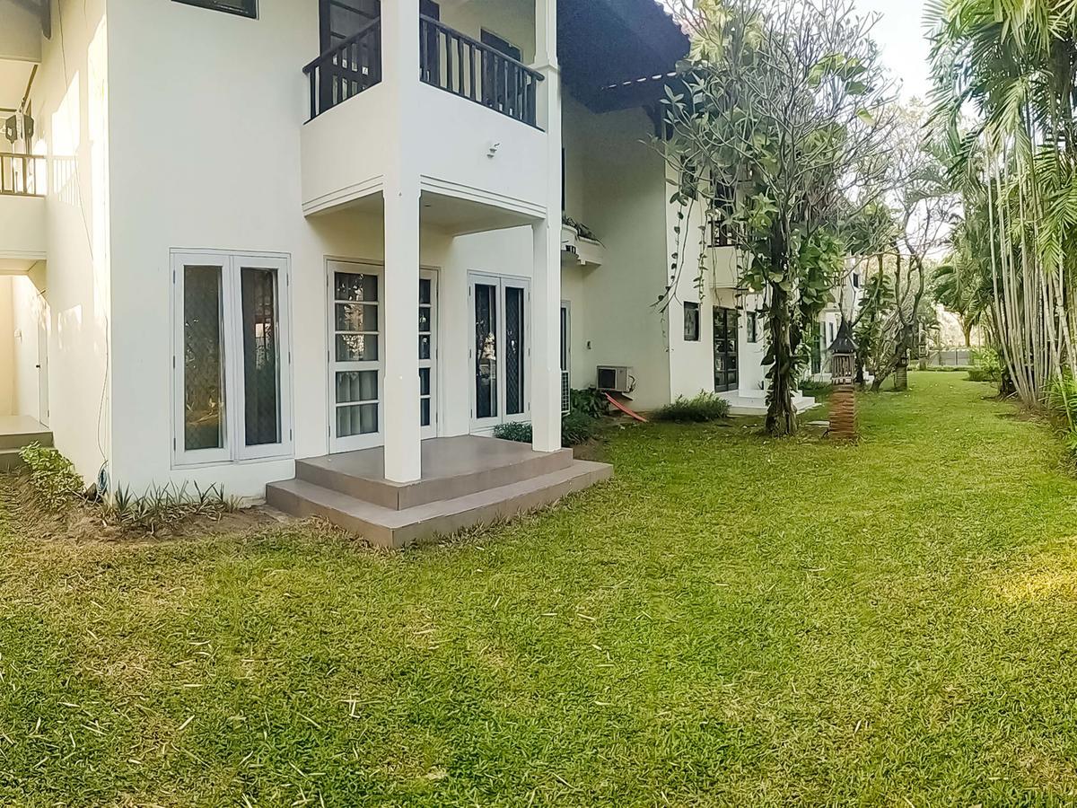 Whiz Prime Hotel Darmo Harapan سورابايا المظهر الخارجي الصورة