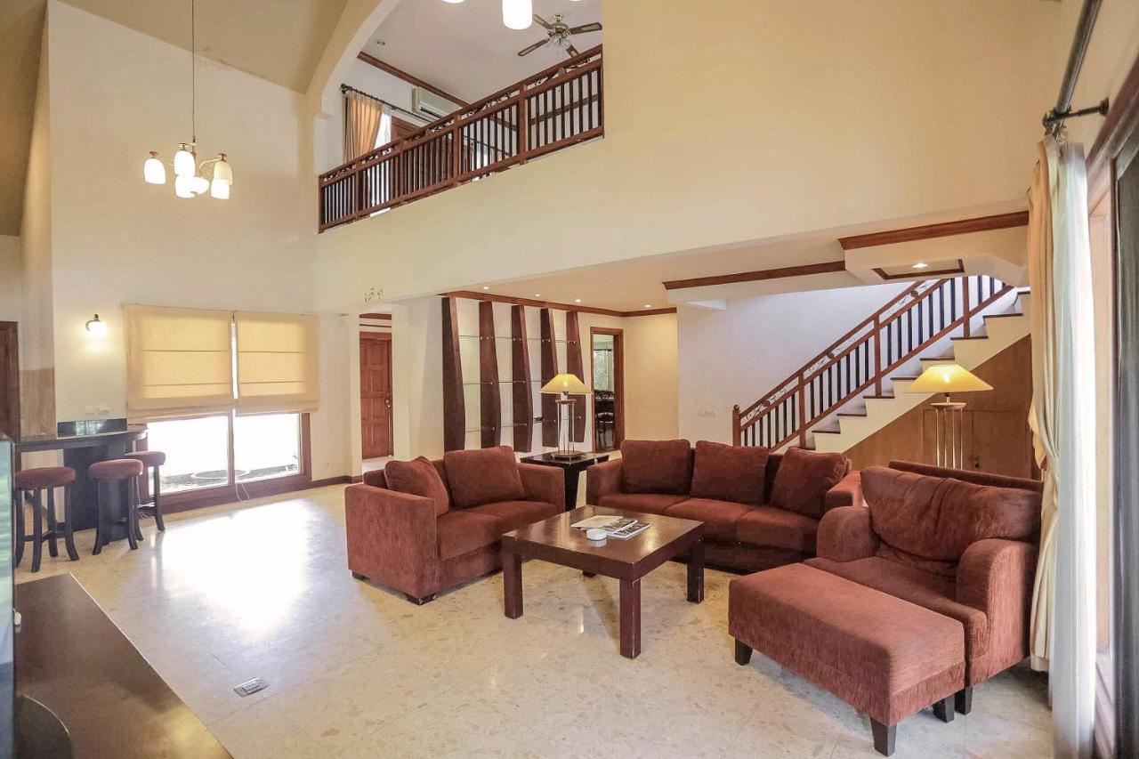 Whiz Prime Hotel Darmo Harapan سورابايا المظهر الخارجي الصورة