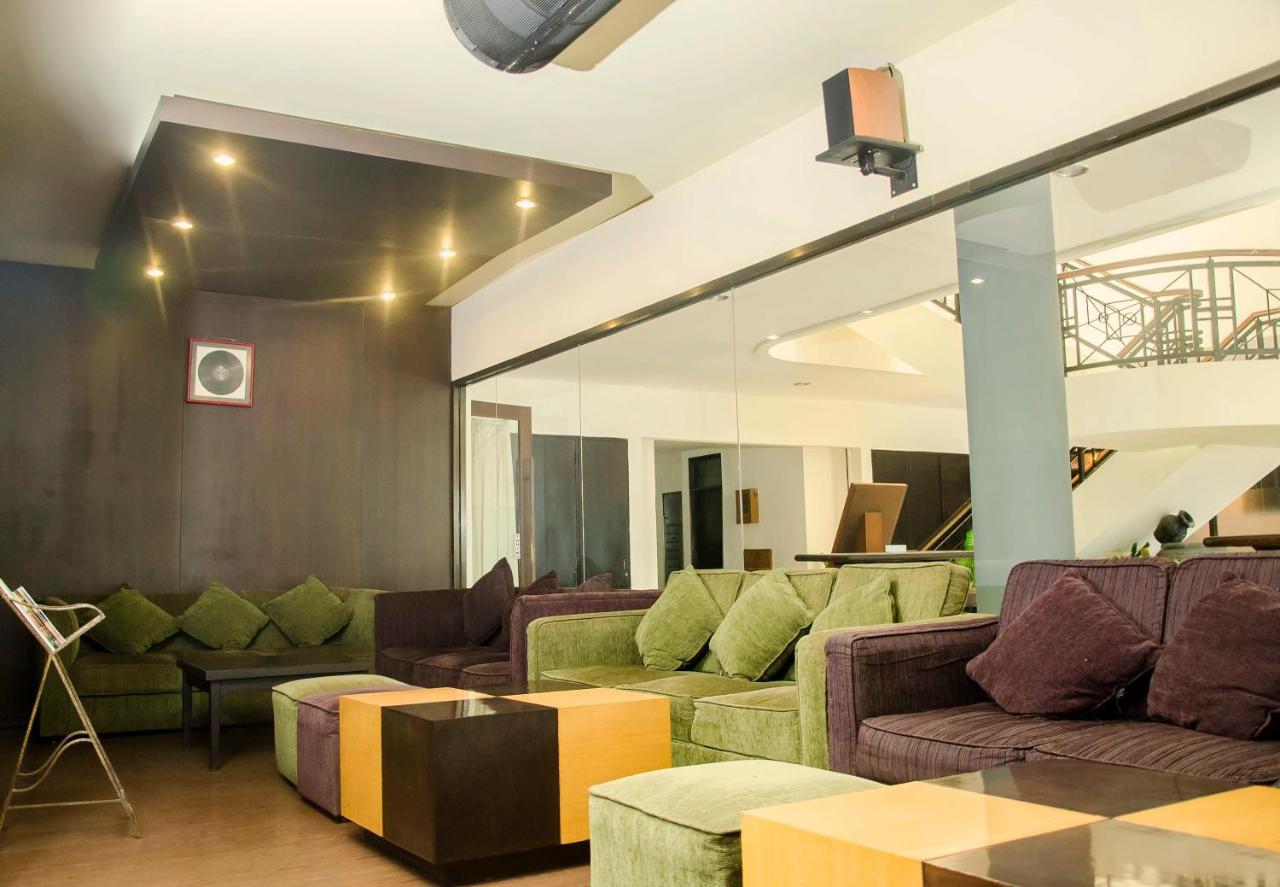 Whiz Prime Hotel Darmo Harapan سورابايا المظهر الخارجي الصورة