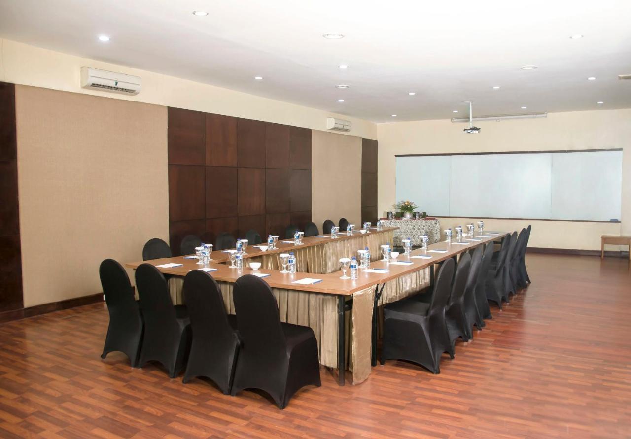 Whiz Prime Hotel Darmo Harapan سورابايا المظهر الخارجي الصورة