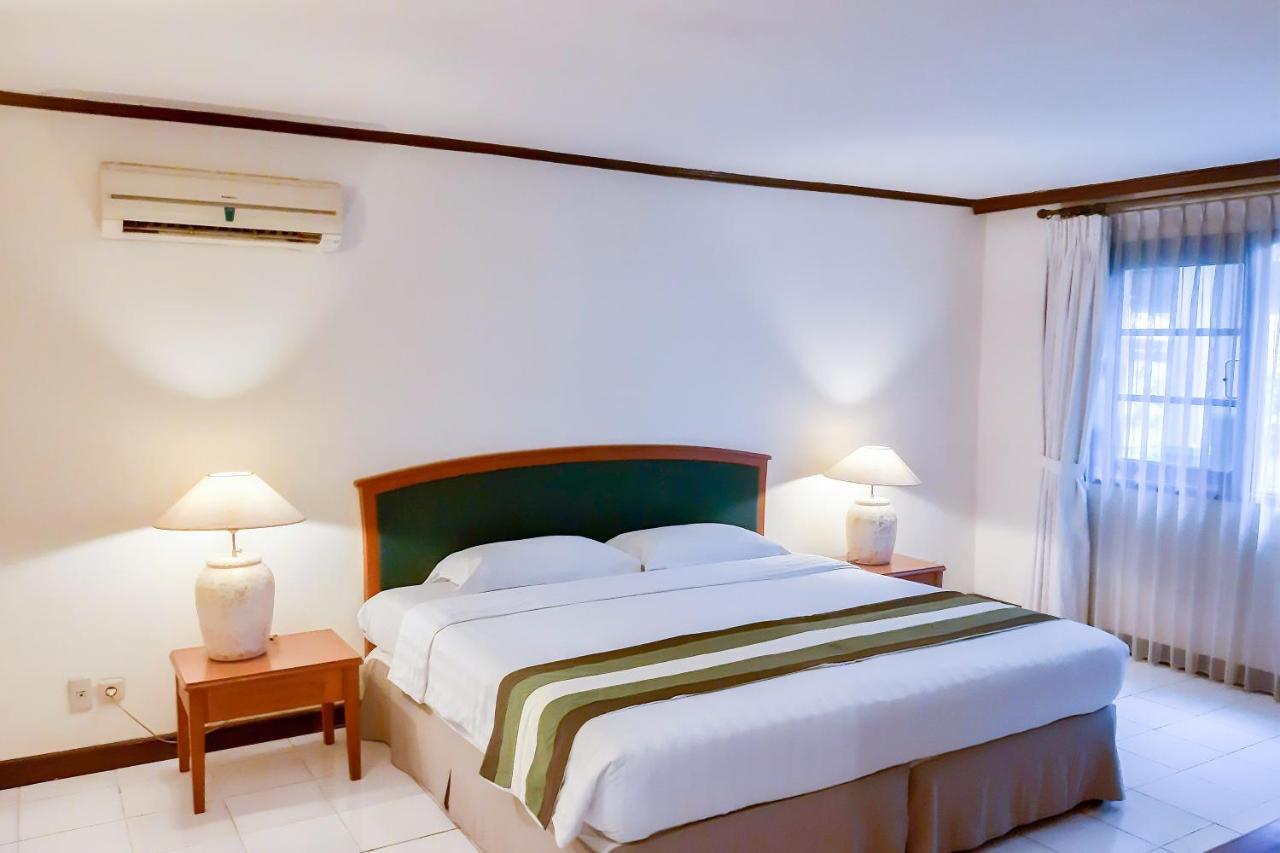 Whiz Prime Hotel Darmo Harapan سورابايا الغرفة الصورة