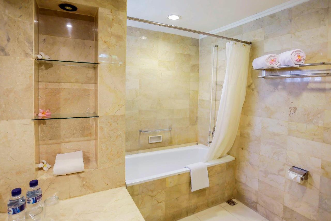 Whiz Prime Hotel Darmo Harapan سورابايا المظهر الخارجي الصورة