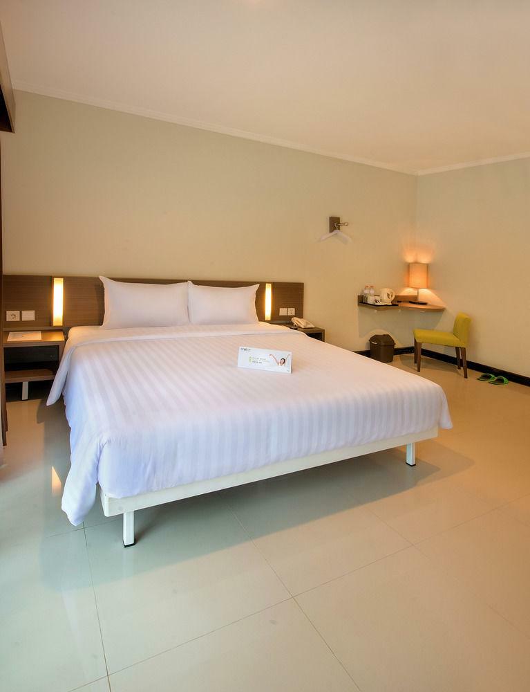 Whiz Prime Hotel Darmo Harapan سورابايا المظهر الخارجي الصورة