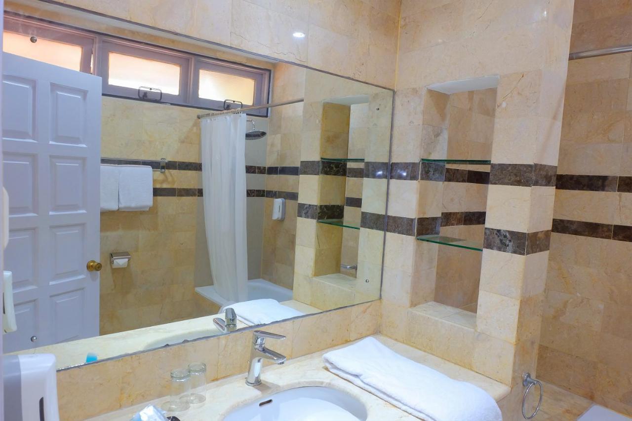 Whiz Prime Hotel Darmo Harapan سورابايا المظهر الخارجي الصورة